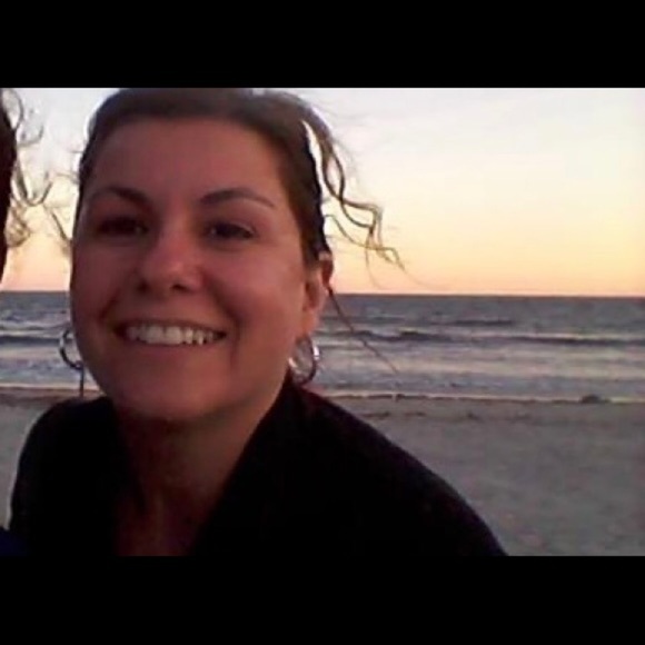 East Coast Styles for all 4 Seasons👙❄️🧣🍁🌷 - Picture 3 of 12